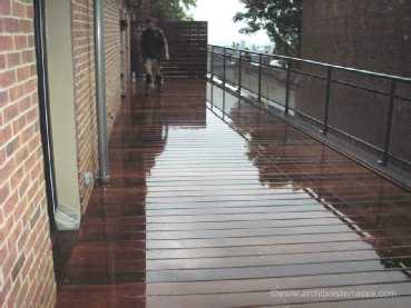 terrasse de balcon bois et brise-vue