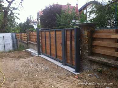brise-vue et portail coulissant chantier en cours