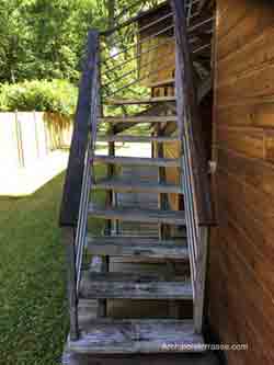 Escalier délabré avant réfection Escalier délabré avant réfection