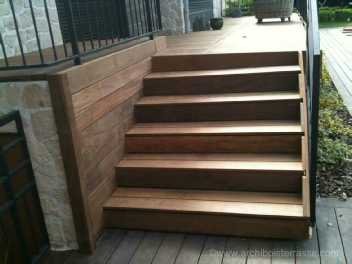 Escalier de terrasse balcon pour accéder à une piscine réalisé à Orgeval (78) escalier de terrasse-balcon pour piscine