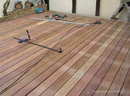montage terrasse bois de patio