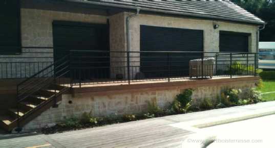 parement bois design de balcon