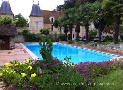 piscine pierre ancienne et bois