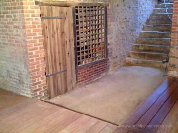 plancher de cave en bois pour vinotheque