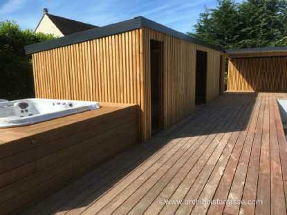 Pool-house en bois de piscine avec jacuzzi attenant pool house en bois