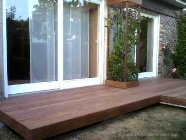 terrasse bois et jardiniere claustra sur mesure