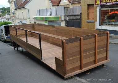 terrasse bois de rue a forte pente