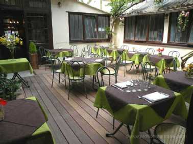 Terrasse bois modulaire d'un hotel restaurant à Vernon, Eure (27) Normandie terrasse bois modulaire hotel vernon 27