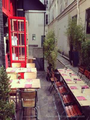 terrasse bois pliante sur des paves