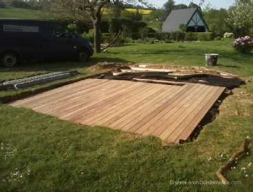 constuction en cours terrasse bois ras du sol
