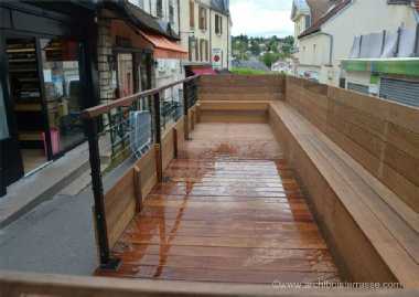 terrasse de restaurant sur pilotis