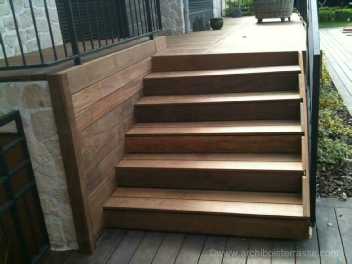 escalier de terrasse-balcon pour piscine