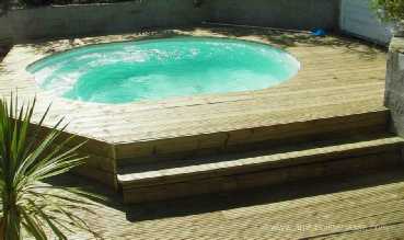 micro piscine a remous et terrasse