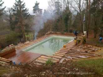 terrasse de piscine en bois en cours maule