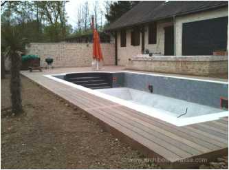 mise en oeuvre d'une terrasse bois de piscine